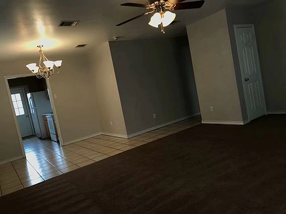 3rd image of 901 Black Diamond Cir #3