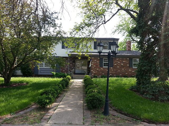 1st image of 608 E Cloverlane Dr