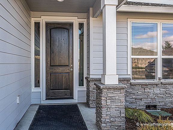 5th image of 5809 NE 120th St