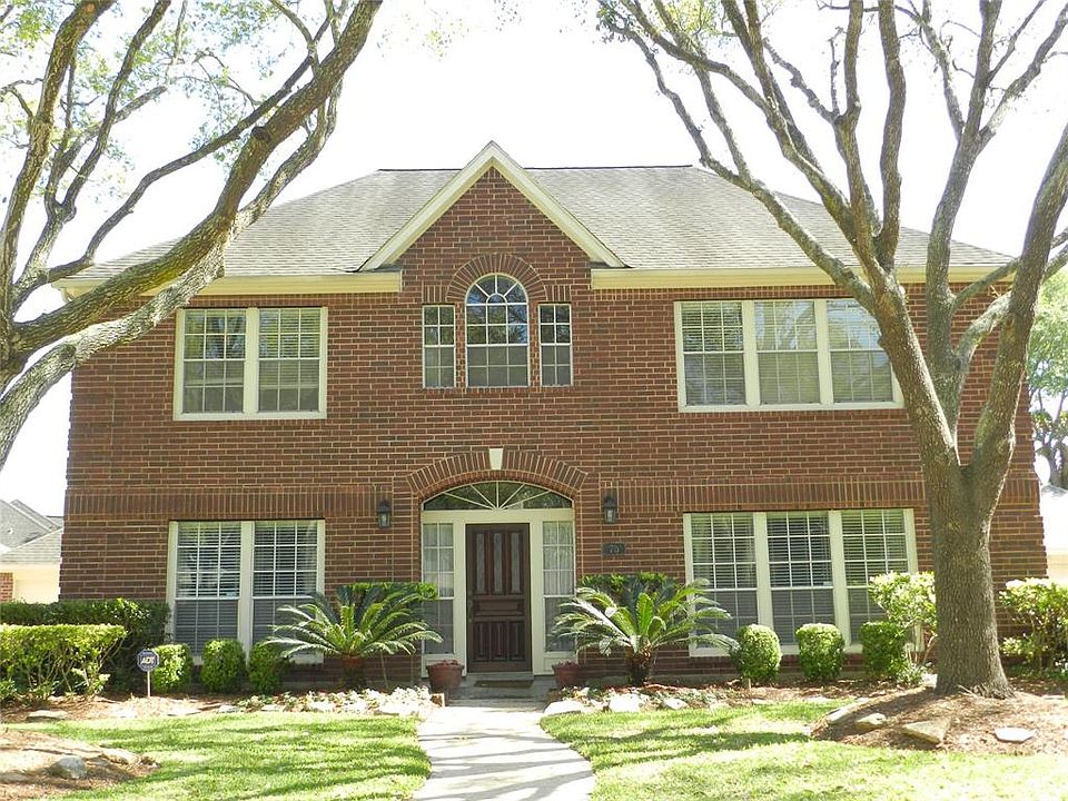 1st image of 75 Bradford Cir