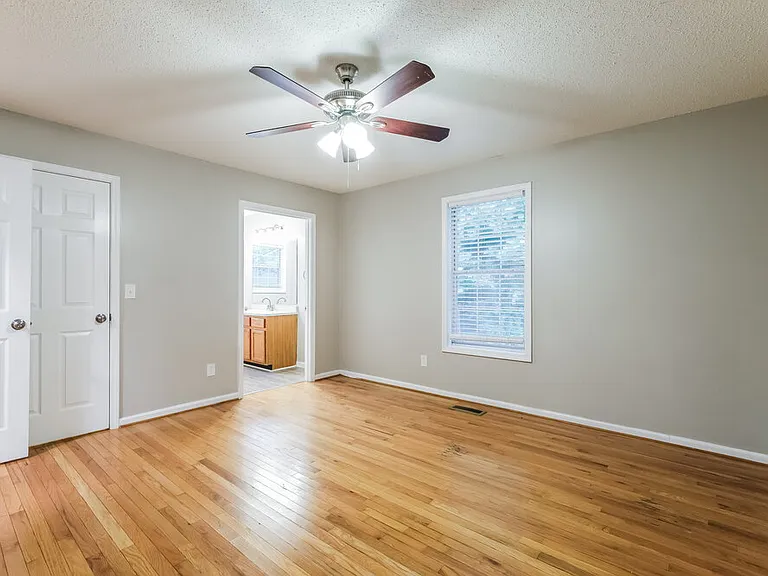 426 Ivy Crest Dr — Photo 11