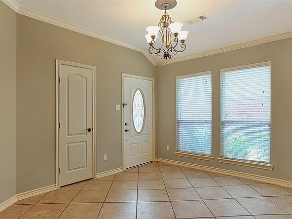 4th image of 2708 Rex Cruse Dr