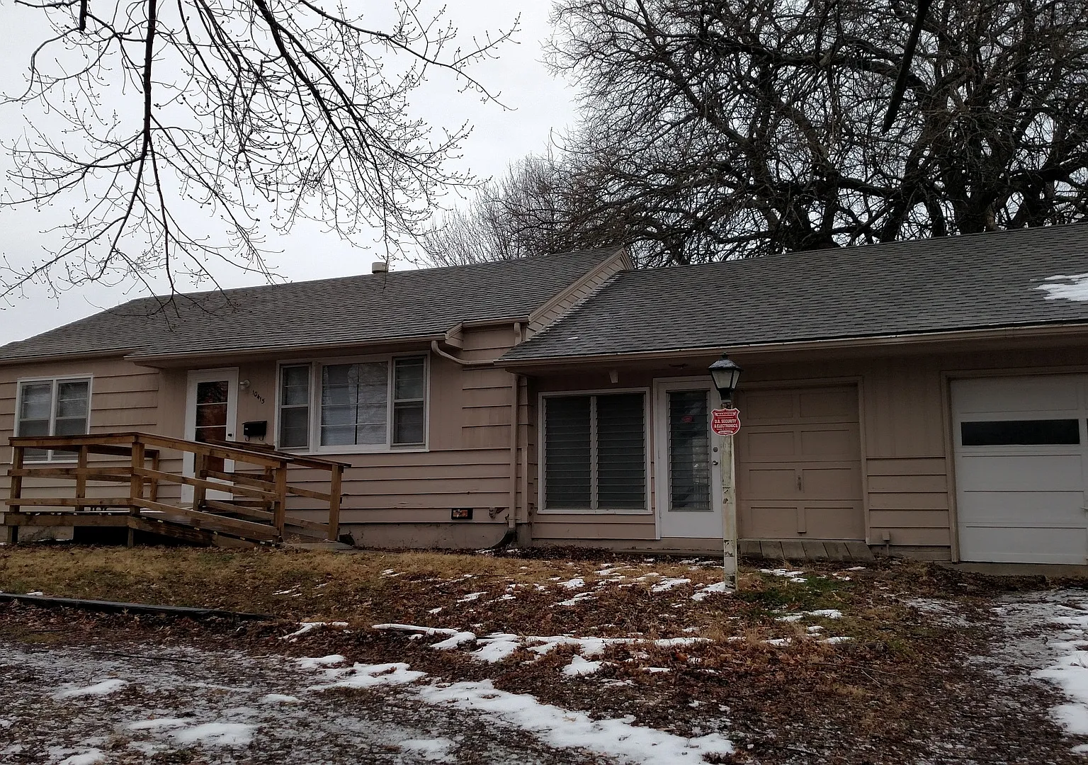 10415 Crystal Ave — Photo 2