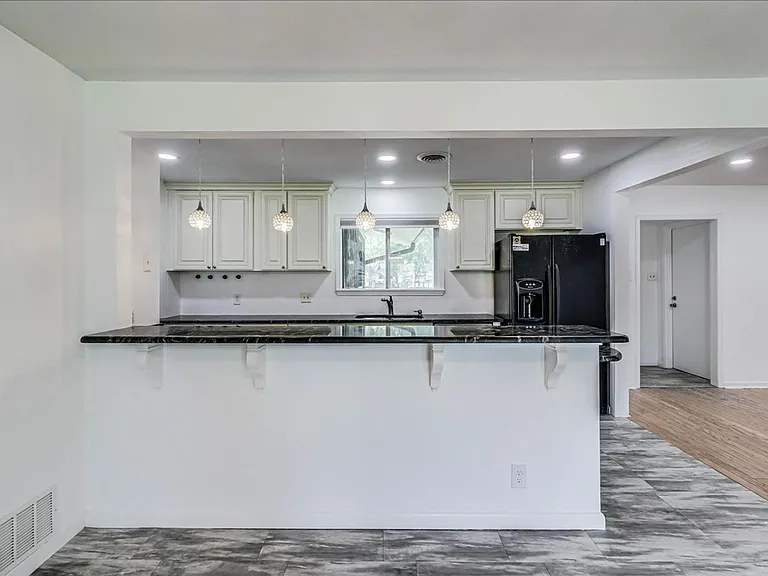 1022 Herndon St — Photo 13
