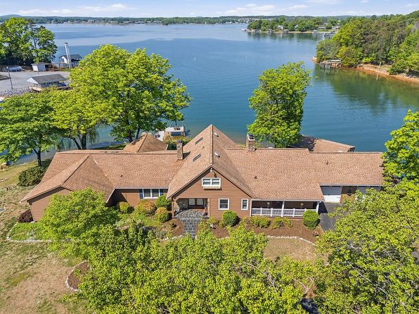 15993 Smith Mountain Lake Pkwy