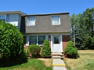 24740 Olde Orchard St, Novi, MI 48375