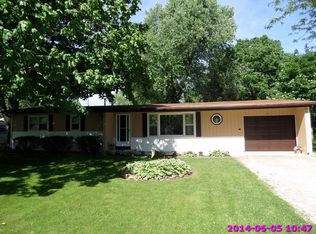 831 Ogden Rd, New Lenox, IL 60451