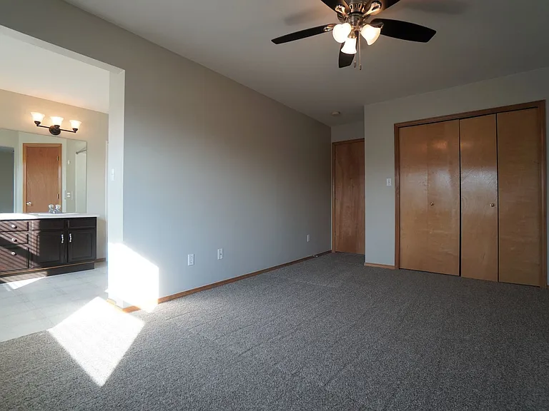 1072 Scarlet Oak Dr — Photo 16
