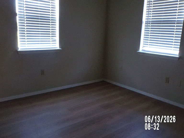 2607 NE Dearborn Ave — Photo 18