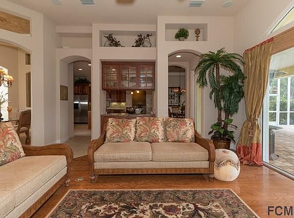 4th image of 1 N Park Cir