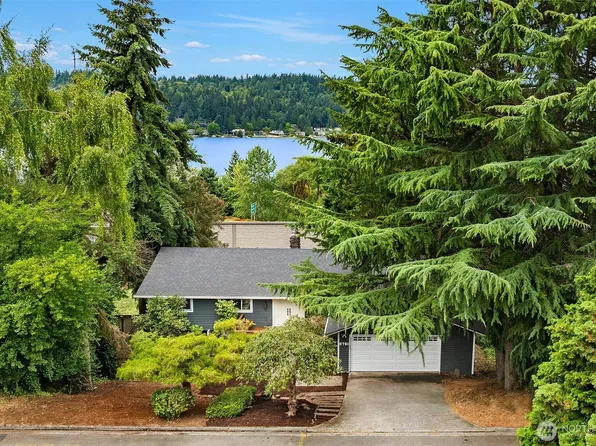 5761 110th Ave SE, Bellevue, WA 98006