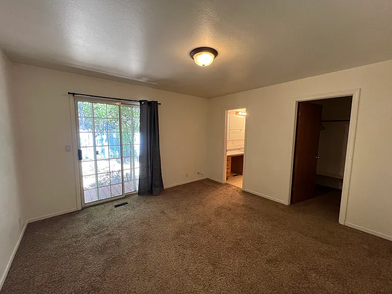 27540 Poppy Dr — Photo 12