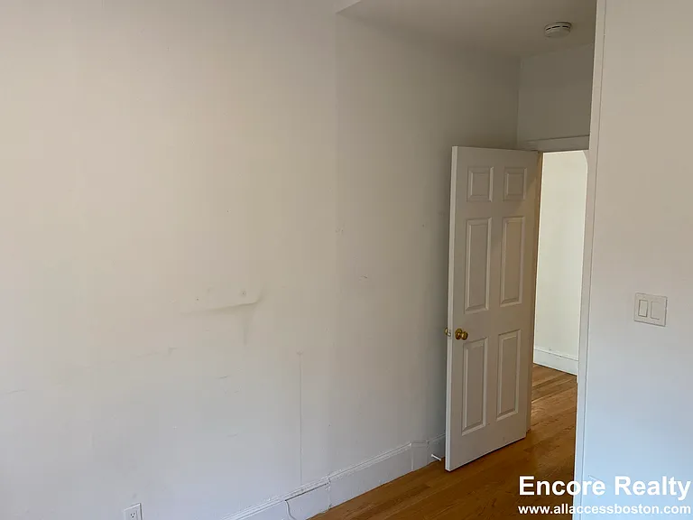 48 Newton St #2 — Photo 19