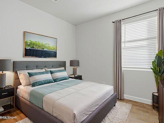 3rd image of 713 Paseo De La Reina St