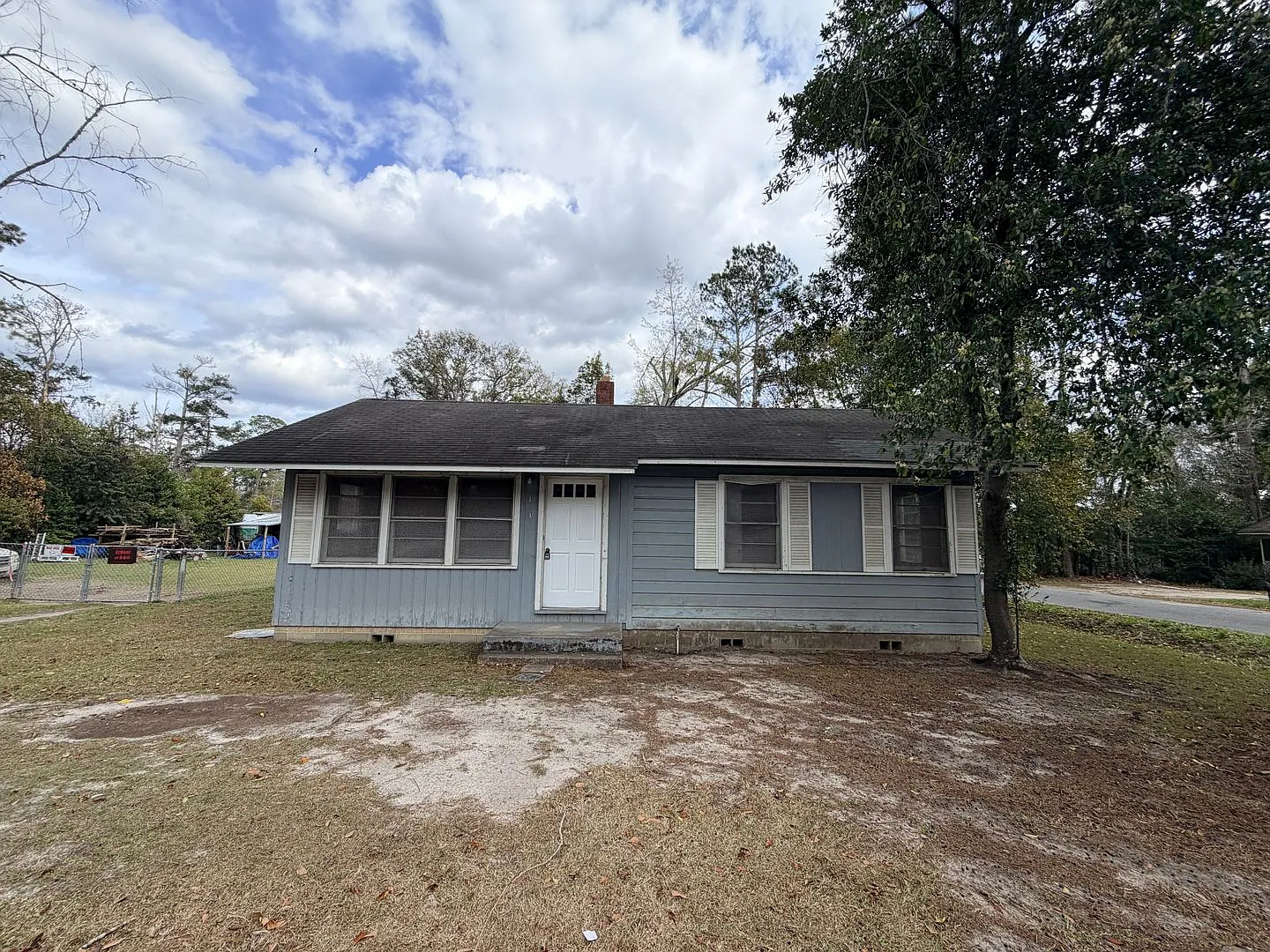Charming 2-Bed, 1-Bath Home in the Heart of Valdosta! — Photo 1