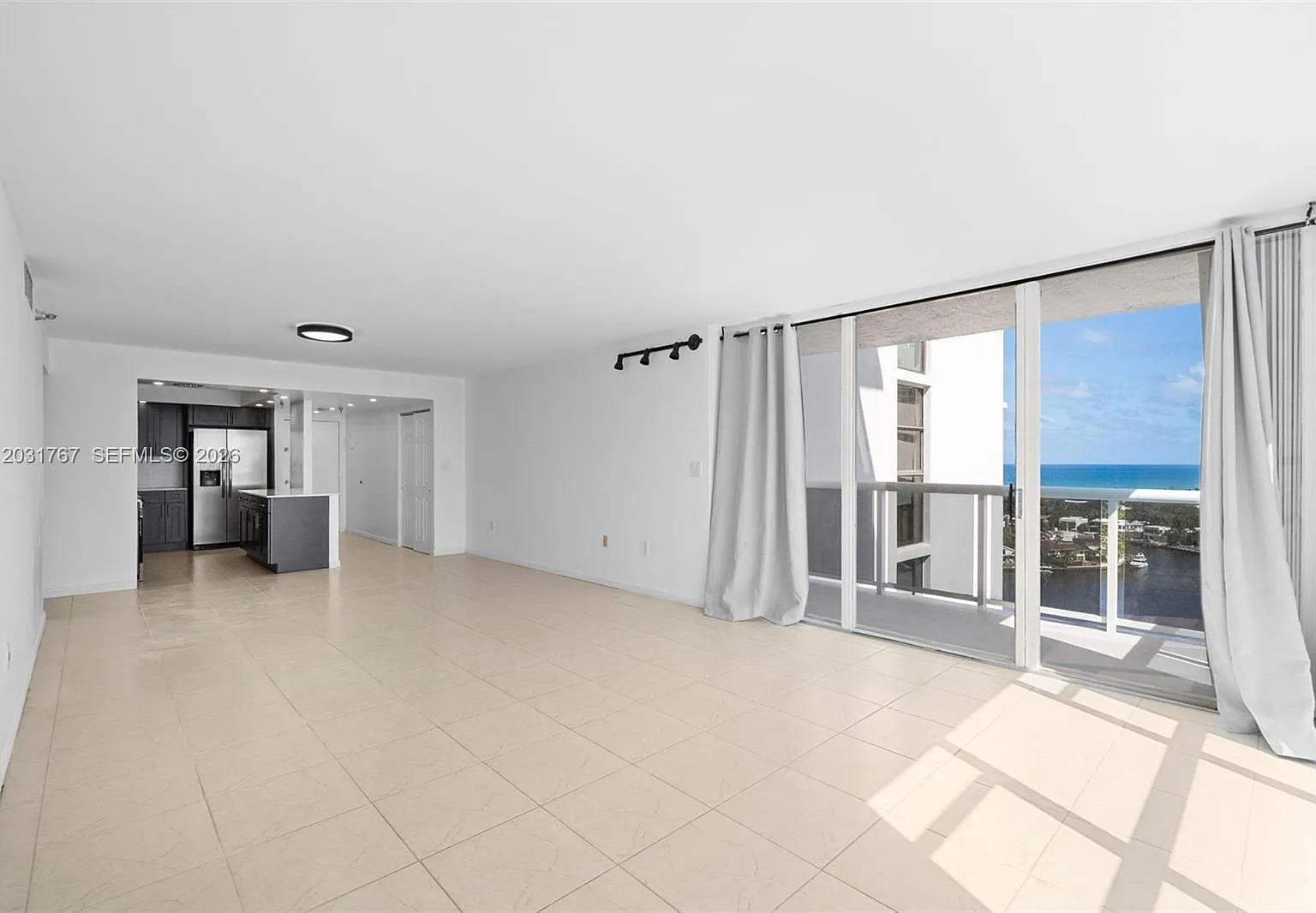 Waterview Condo — Photo 2
