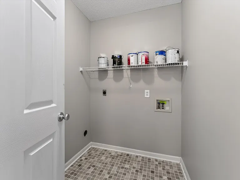 2831 Teakwood Dr — Photo 16