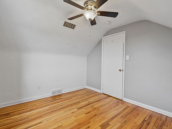 3rd image of 745 Edgewater Dr