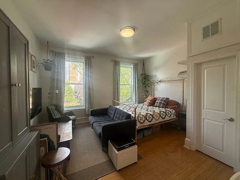 2304-08 Locust Street — Photo 7