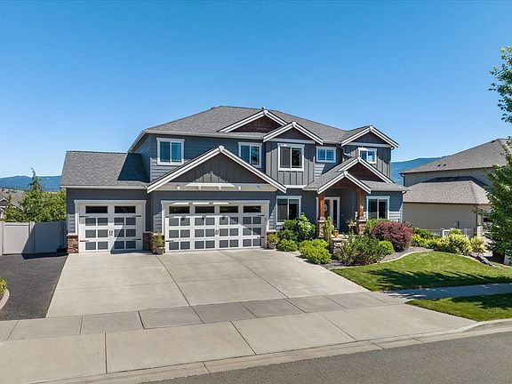 2nd image of 2025 S Selkirk Dr