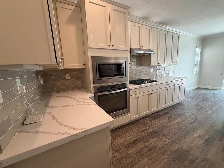 5798 Mapleview Dr — Photo 10