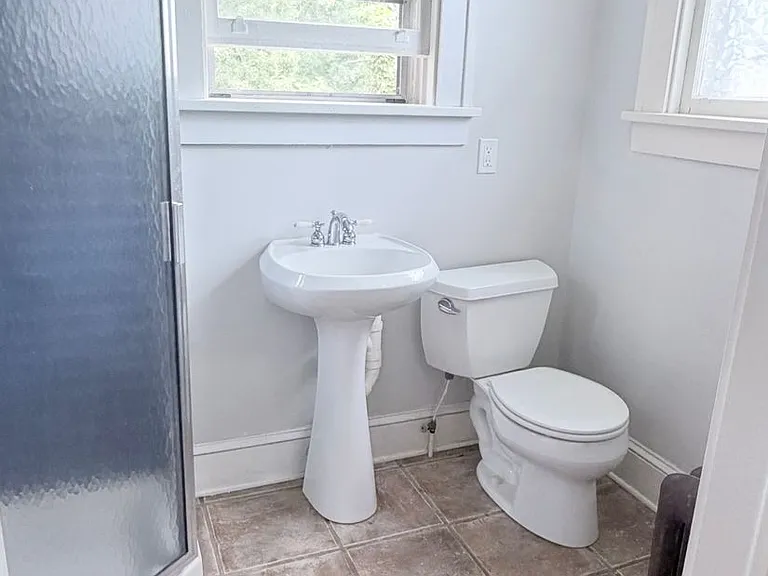 8 Salem Ave — Photo 15