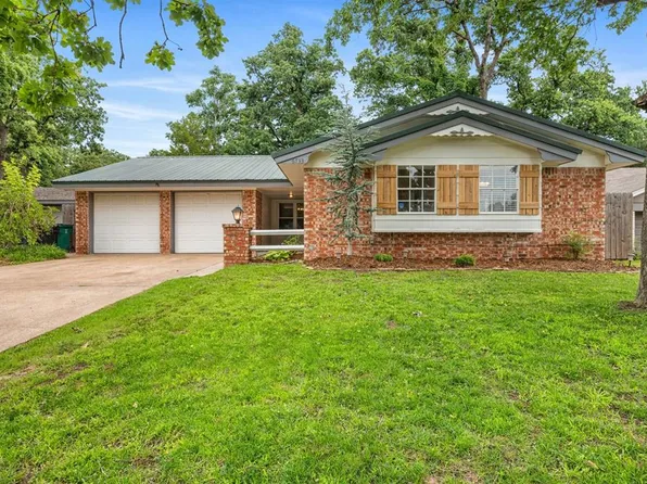 6733 Tall Oaks Dr, Oklahoma City, OK 73127