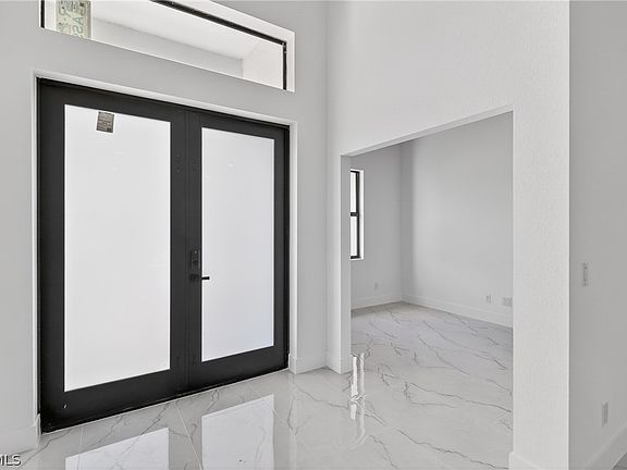 4th image of 790 Bell Blvd S