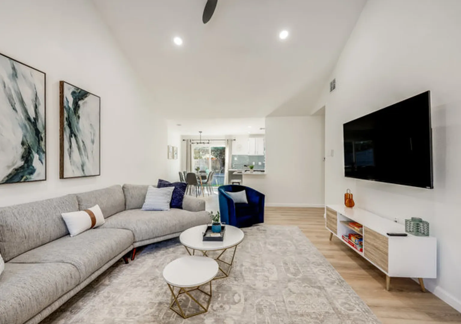 Family Friendly 4 bedroom home; minutes from everything in Austin! — Photo 3