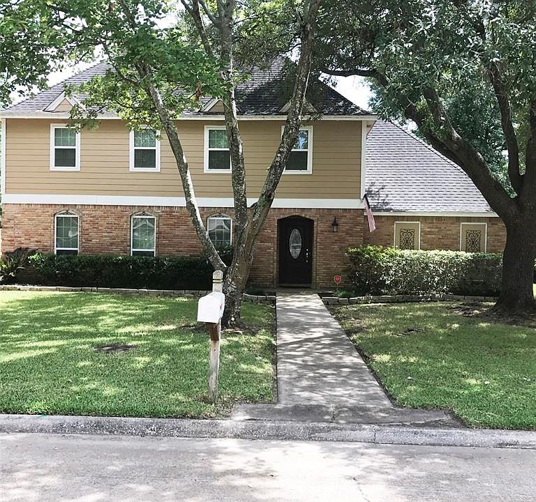 1st image of 7722 12th Fairway Ln