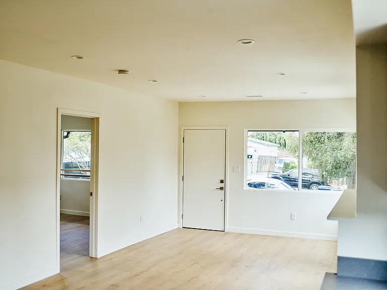 3743 Locke Ave — Photo 5