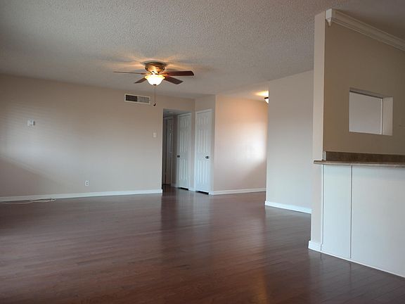 2nd image of 304 Granada Ave
