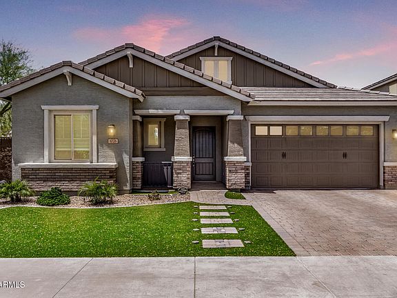 2nd image of 1026 N 152ND Avenue