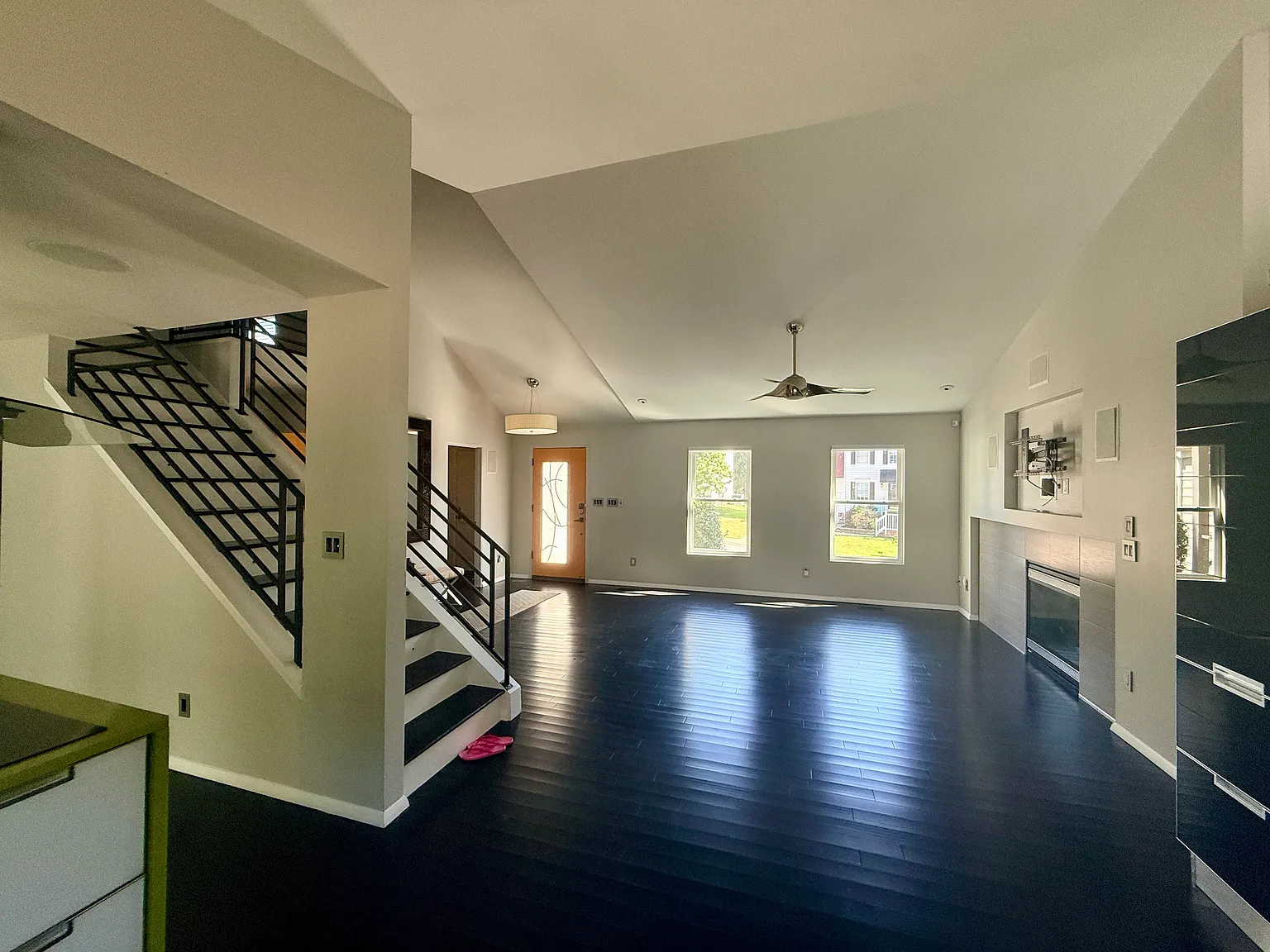 4 bed, 1736 sqft, $2,700 — Photo 3