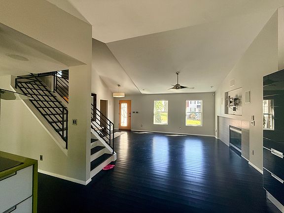 3rd image of 8401 Metronome Ln