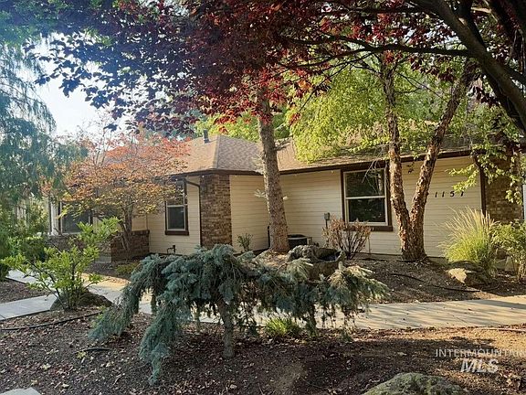 3rd image of 1157 E McMillan Rd
