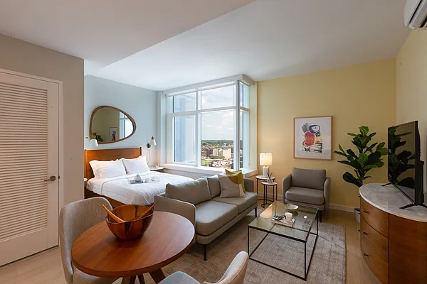 Rented by The Moinian Group | media 18