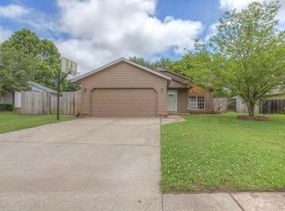 3709 S Poplar Ave, Broken Arrow, OK 74011