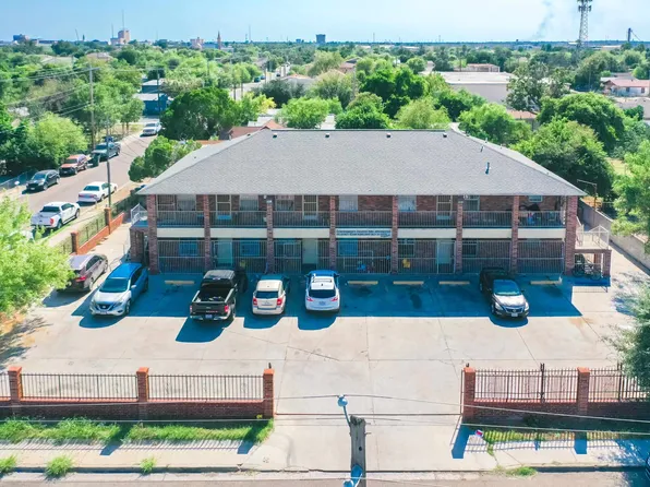 2220 Santa Cleotilde Ave, Laredo, TX 78040