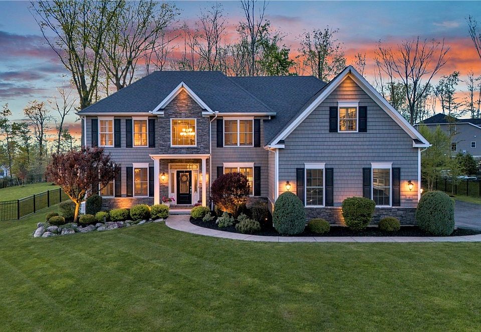 1st image of 6 Hidden Oak Ct