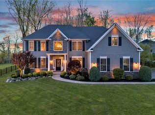 6 Hidden Oak Ct, Orchard Park, NY 14127