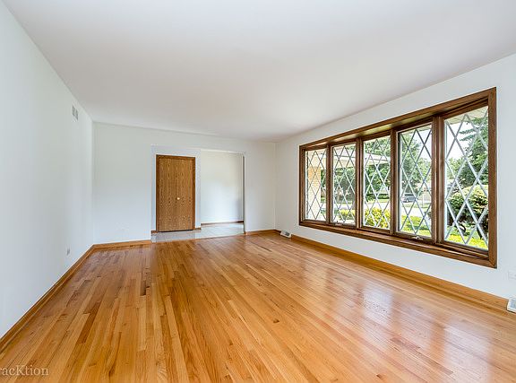 5th image of 513 Claremont Dr