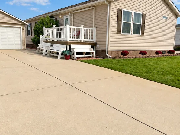 10864 W Turnberry Dr, Frankfort, IL 60423