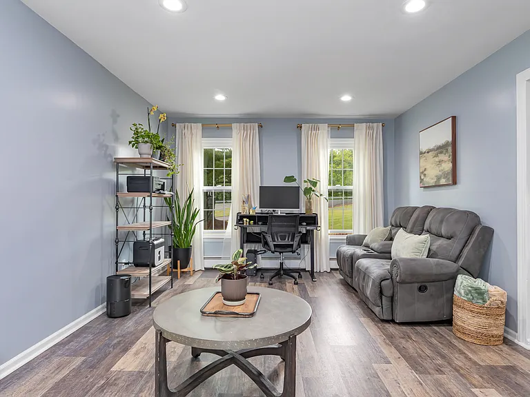 2nd Living Room