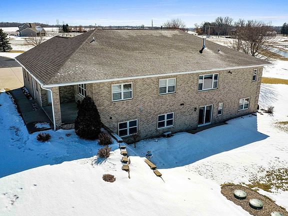3rd image of 6758 Elmro Rd