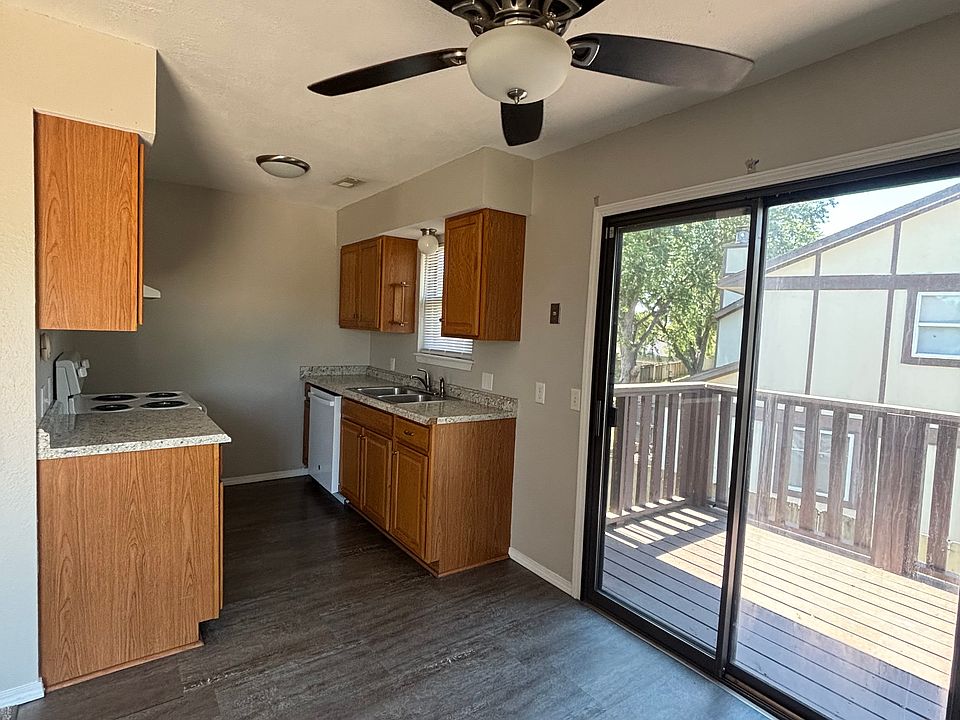 dining/kitchen