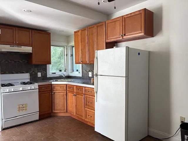 809 Ann St — Photo 2