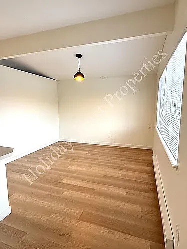 422 East Bay — Photo 10