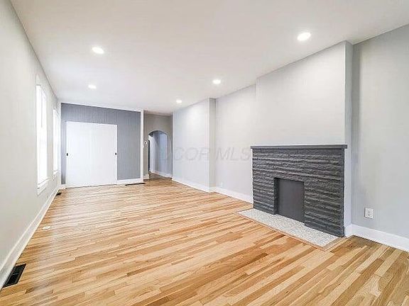 3rd image of 519-521 E Deshler Ave