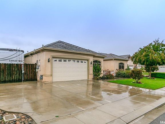 2nd image of 1059 Gladiola Pl